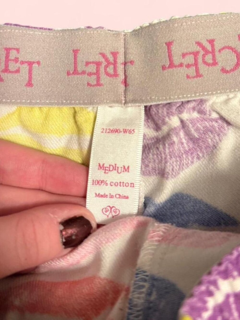 Vintage Y2K Victoria's Secret multi-coloured lipstick kiss print pajama set - Picture 7 of 9
